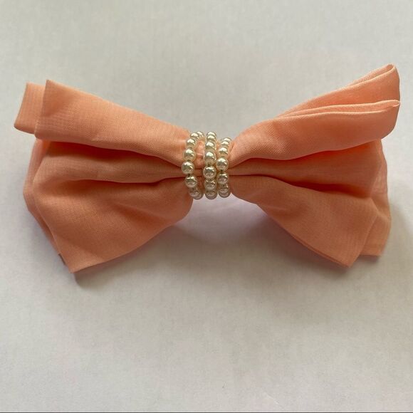 Set of 5 Hair Accessories - 1 Clip, 4 Scrunchies - Picture 2 of 4